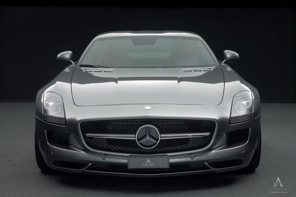 Mercedes Benz SLS