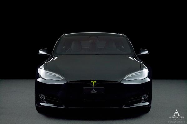 Tesla Model S 100